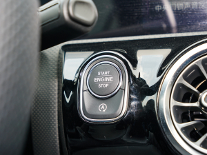 2022��Ŀ� CLA 200 4MATIC �п؅^