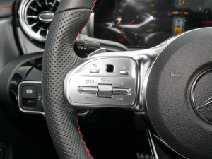 2022��Ŀ� CLA 200 4MATIC �п؅^