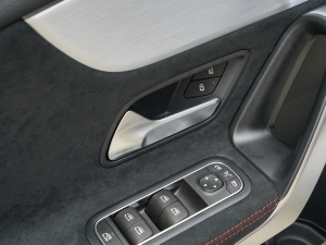 2022��Ŀ� CLA 200 4MATIC �п؅^(q��)