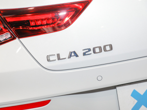 2022Ŀ CLA 200 ^