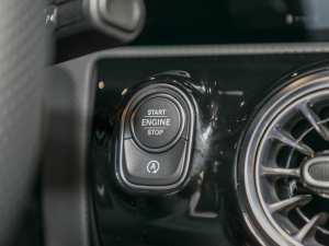 2022Ŀ CLA 200 п؅^