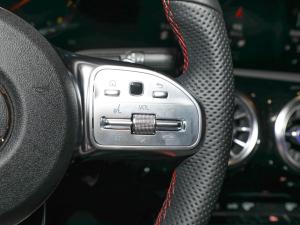 2022Ŀ CLA 200 п؅^