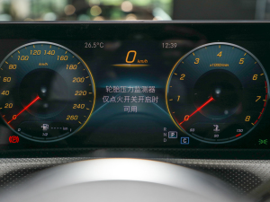 2022Ŀ CLA 200 п؅^