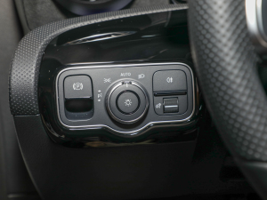 2022Ŀ CLA 200 п؅^