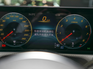 2022Ŀ CLA 200 п؅^