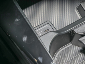 2022Ŀ CLA 200 п؅^