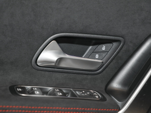 2022Ŀ CLA 200 п؅^