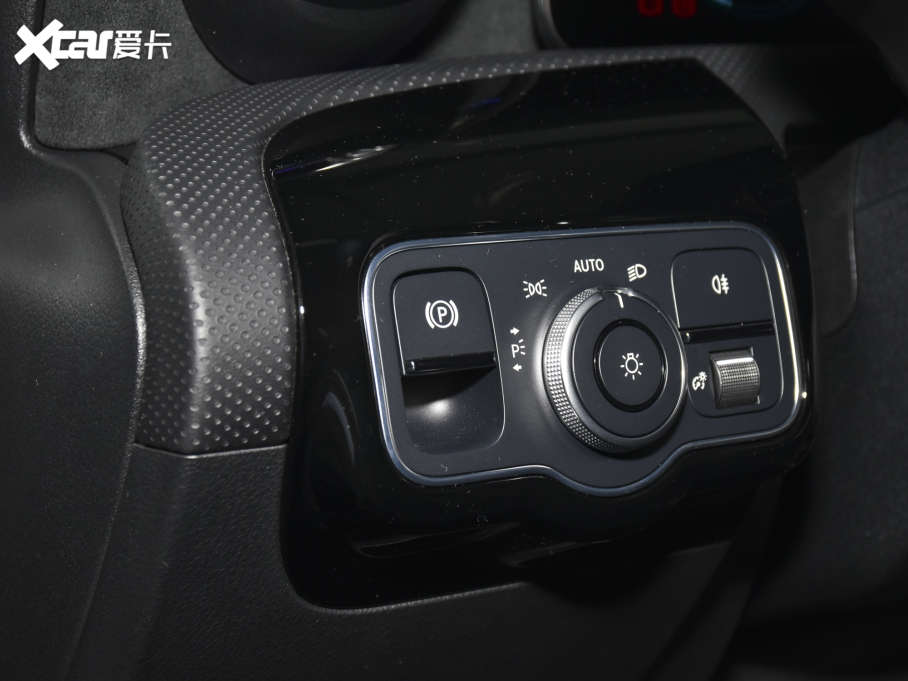 2022��YCLA�C��܇ CLA 200 �C��܇