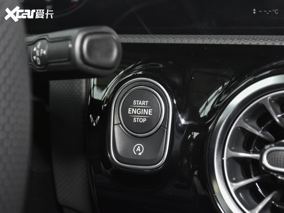 2022��YCLA�C��܇ CLA 200 �C��܇