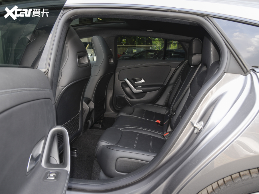 2022��YCLA�C��܇ �Ŀ� CLA 260 4MATIC �C��܇