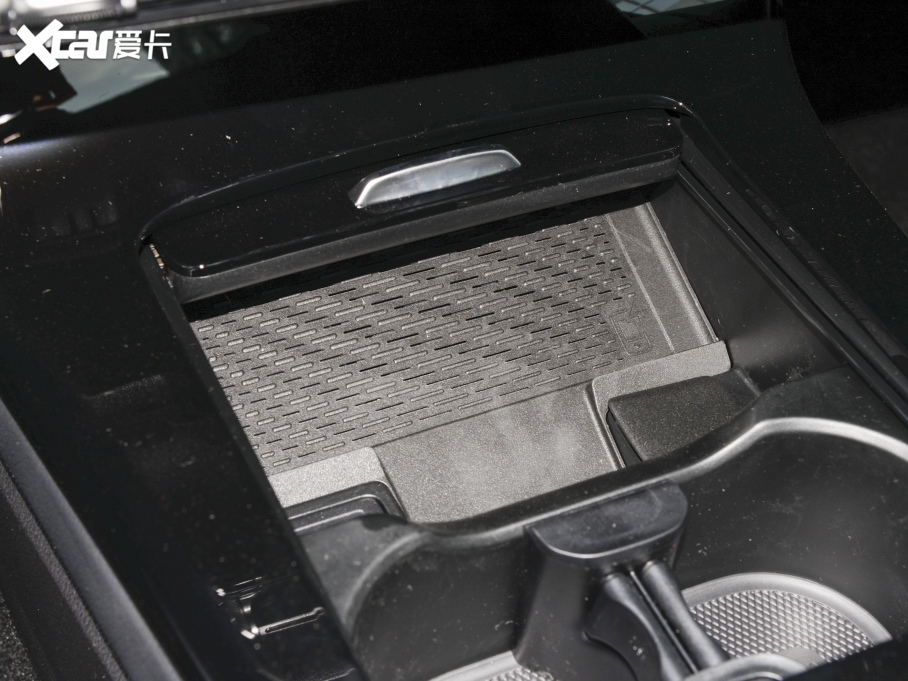 2022��YCLA�C��܇ �Ŀ� CLA 260 4MATIC �C��܇