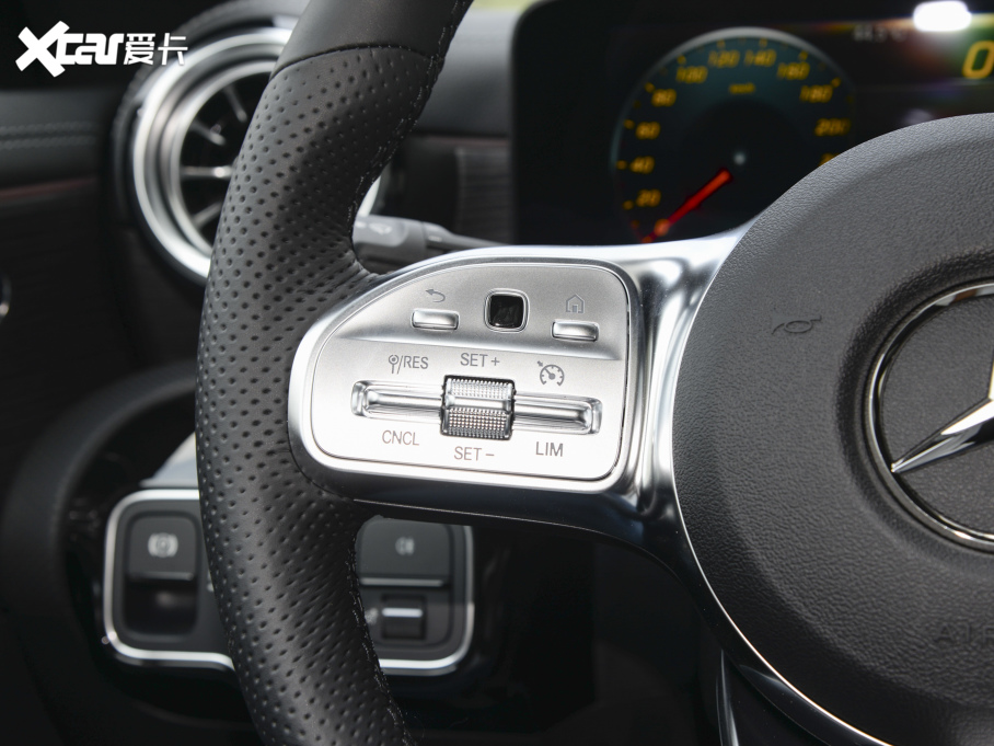 2022��YCLA�C��܇ �Ŀ� CLA 260 4MATIC �C��܇