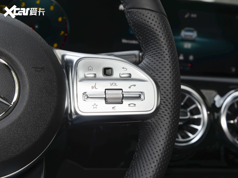 2022��YCLA�C��܇ �Ŀ� CLA 260 4MATIC �C��܇