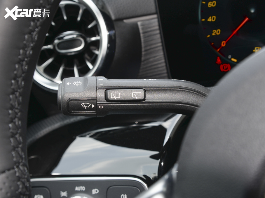 2022��YCLA�C��܇ �Ŀ� CLA 260 4MATIC �C��܇