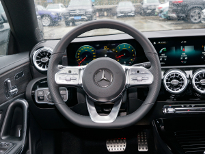 2022��CLA 260 4MATIC �C��܇ ����P