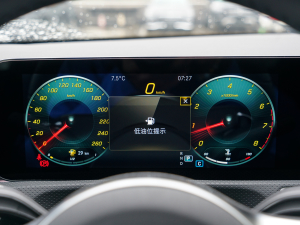 2022��CLA 260 4MATIC �C��܇ �x��