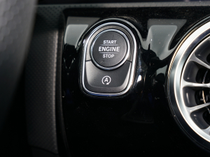 2022��CLA 260 4MATIC �C��܇ �п؅^