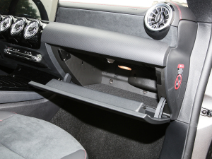 2022��Ŀ� CLA 200 �C��܇ ������