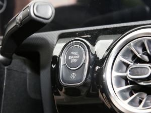 2022��Ŀ� CLA 200 �C��܇ �п؅^(q��)