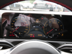 2022��Ŀ� CLA 200 �C��܇ �п؅^(q��)