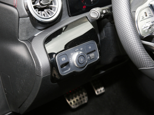 2022��Ŀ� CLA 200 �C��܇ �п؅^(q��)