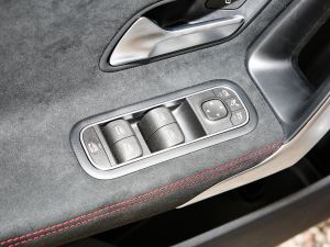 2022��Ŀ� CLA 200 �C��܇ �п؅^(q��)