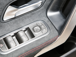 2022��Ŀ� CLA 200 �C��܇ �п؅^(q��)