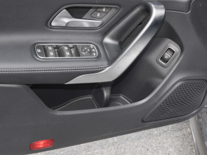 2022��Ŀ� CLA 260 4MATIC �C��܇ ǰ�T������g