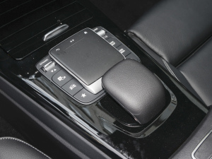 2022��Ŀ� CLA 260 4MATIC �C��܇ �п؅^