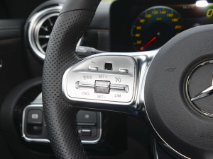 2022��Ŀ� CLA 260 4MATIC �C��܇ �п؅^