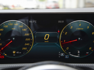 2022��Ŀ� CLA 260 4MATIC �C��܇ �п؅^