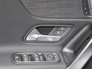 2022��Ŀ� CLA 260 4MATIC �C��܇ �п؅^