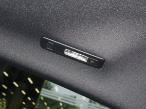 2022��Ŀ� CLA 260 4MATIC �C��܇ �п؅^