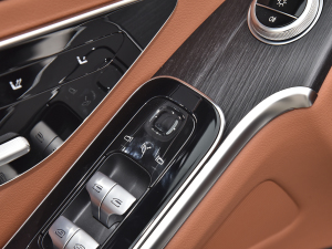 2022S 400 L ̄(w) п؅^(q)