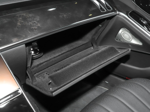 2022款S 400 L 豪华型 手套箱