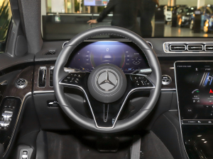 2022款S 400 L 豪华型 方向盘