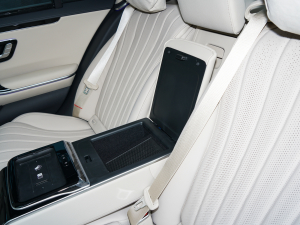 2022款改款 S 450 L 4MATIC 后排中央扶手功能