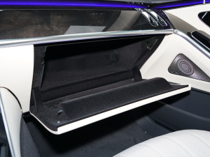 2022款改款 S 450 L 4MATIC 手套箱