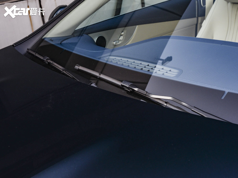 2023��YE���p�T E 260 �I��܇