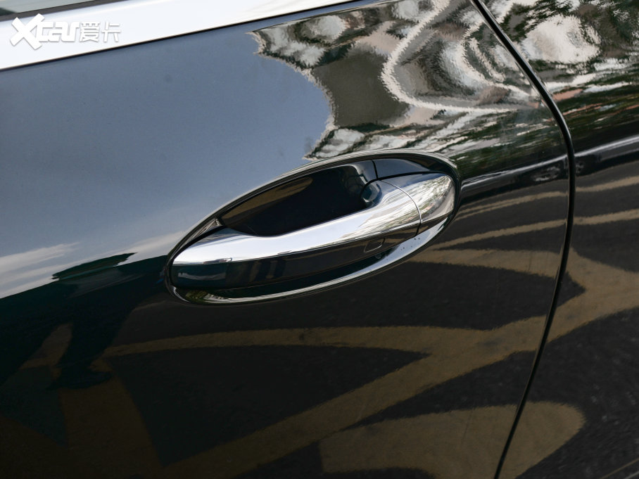 2023��YE���p�T E 260 �I��܇