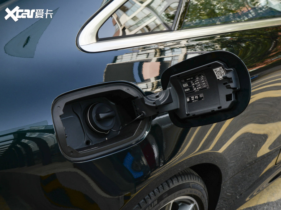 2023��YE���p�T E 260 �I��܇