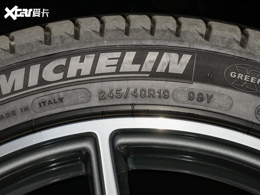 2023��YE���p�T E 260 �I��܇