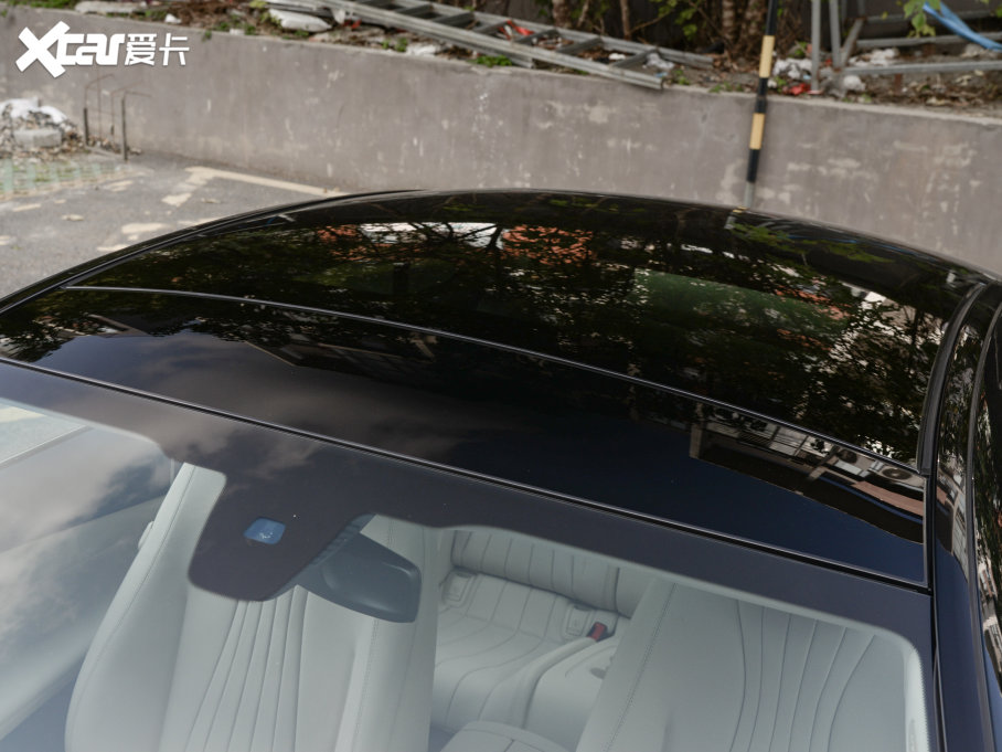 2023��YE���p�T E 260 �I��܇