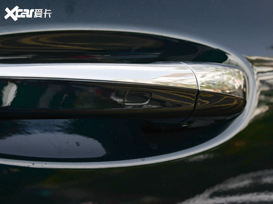 2023��YE���p�T E 260 �I��܇