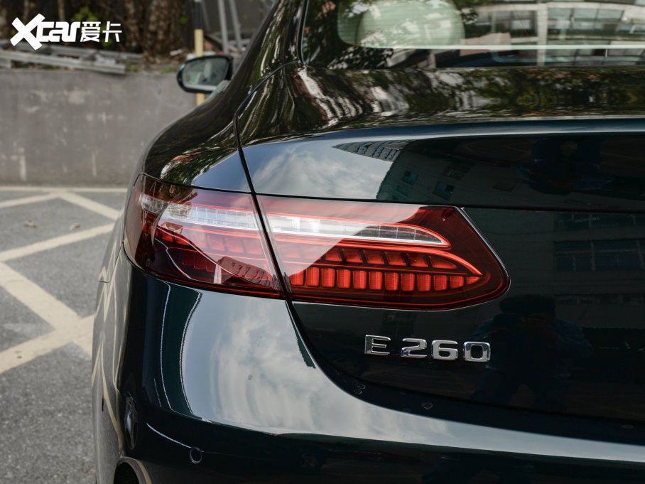 2023��YE���p�T E 260 �I��܇