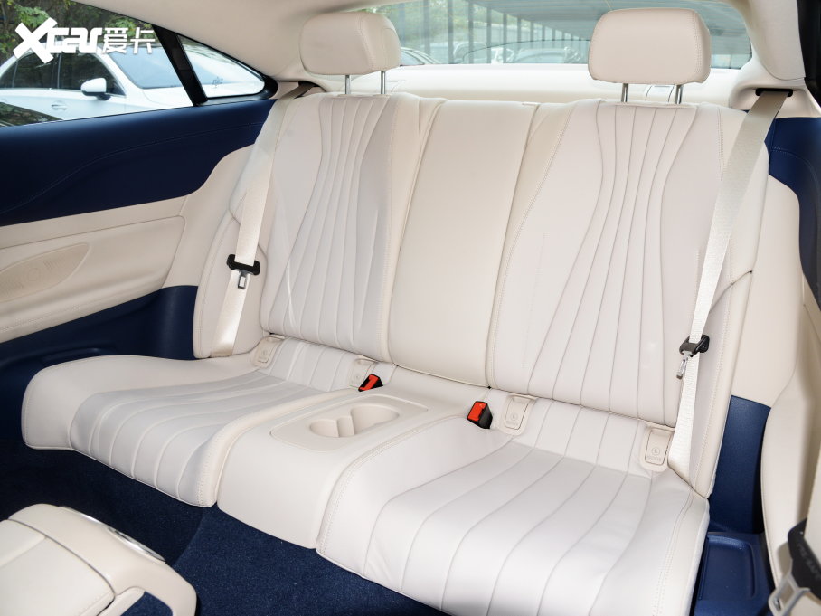 2023��YE���p�T E 260 �I��܇