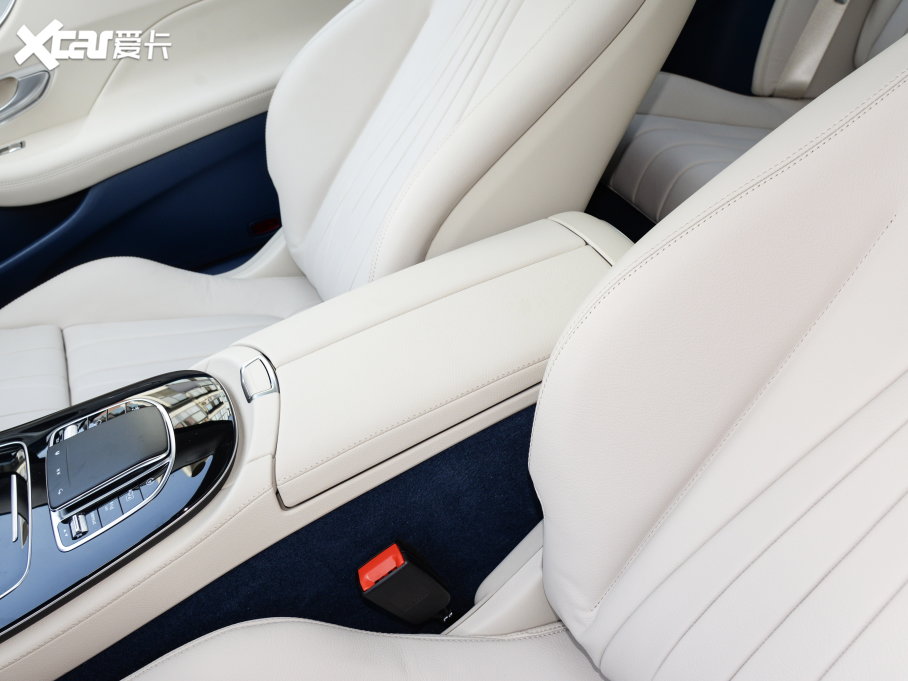 2023��YE���p�T E 260 �I��܇