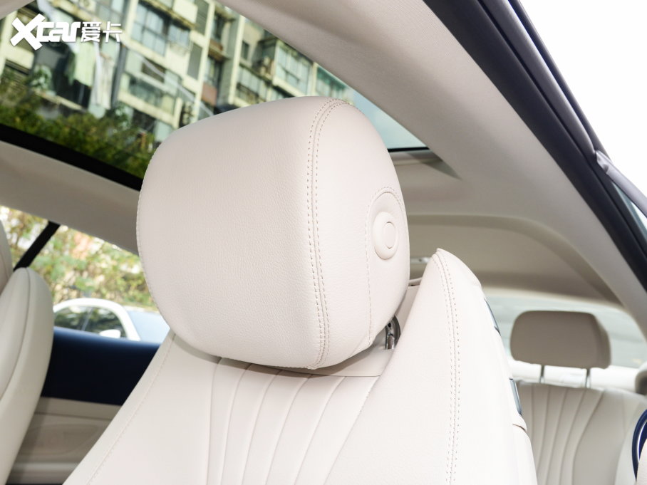 2023��YE���p�T E 260 �I��܇