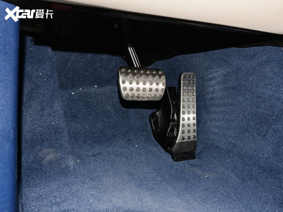 2023��YE���p�T E 260 �I��܇