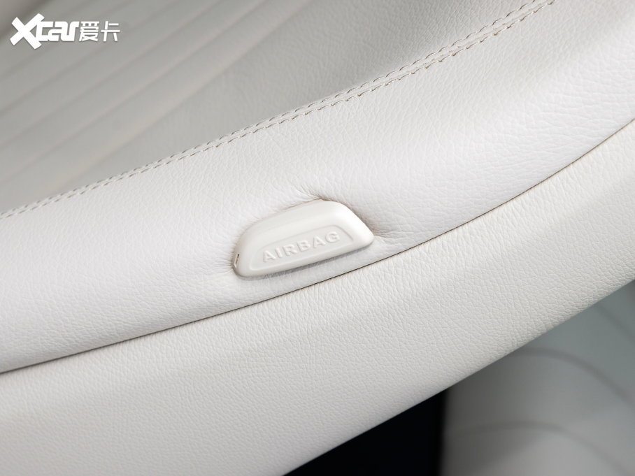 2023��YE���p�T E 260 �I��܇